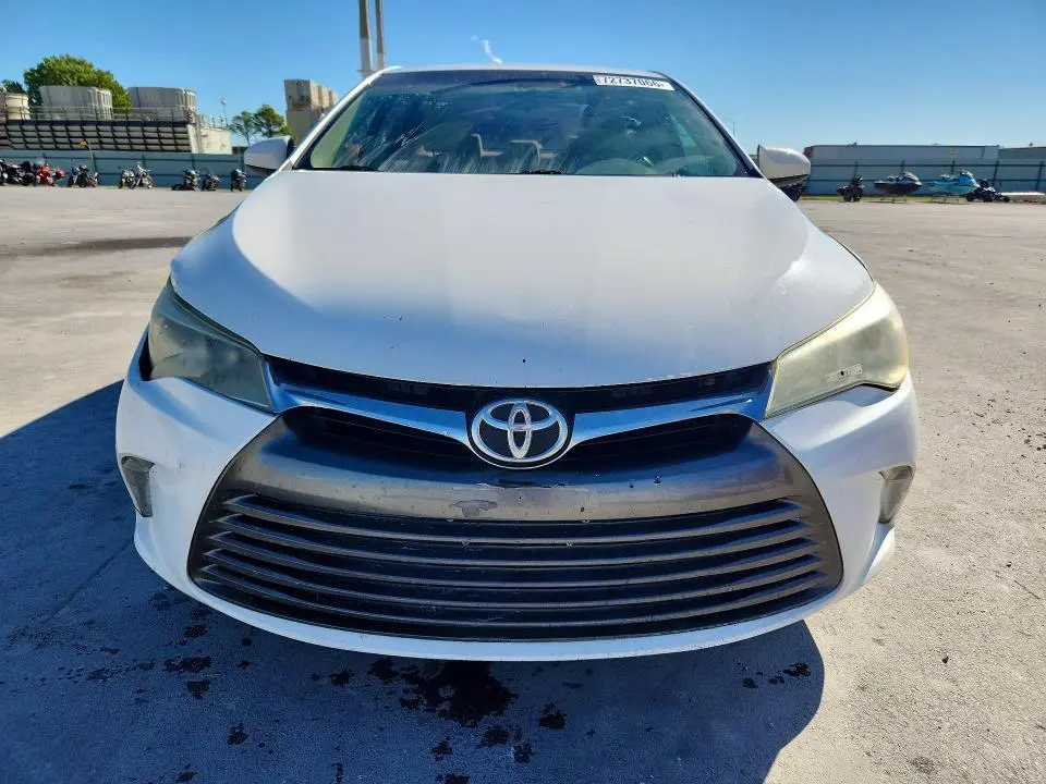 2016 TOYOTA CAMRY LE  