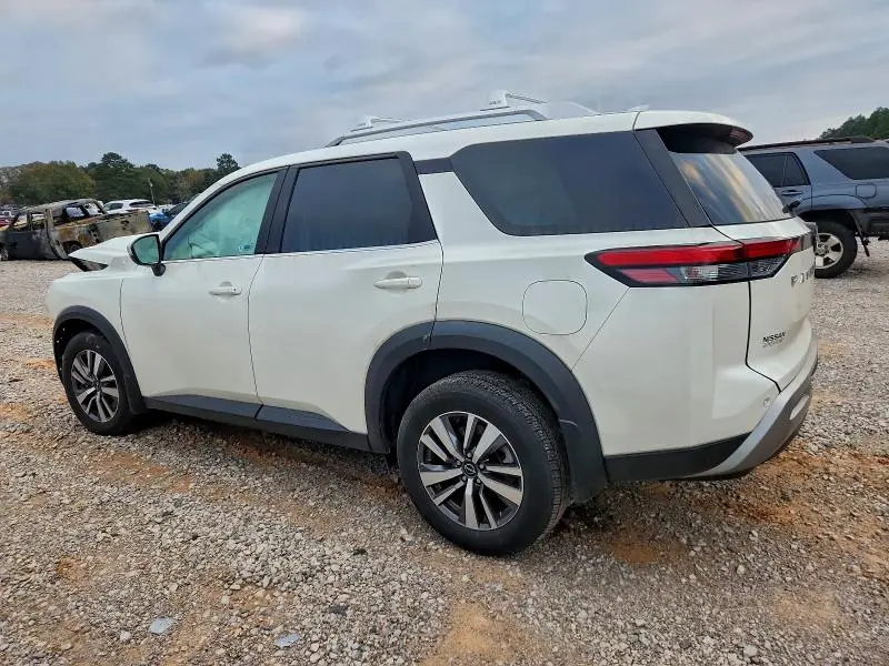 2024 NISSAN PATHFINDER SL  
