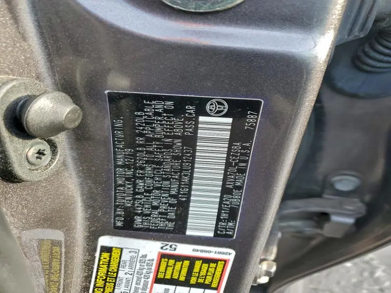 2020 TOYOTA CAMRY SE  