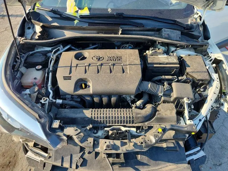 2020 TOYOTA C-HR XLE  