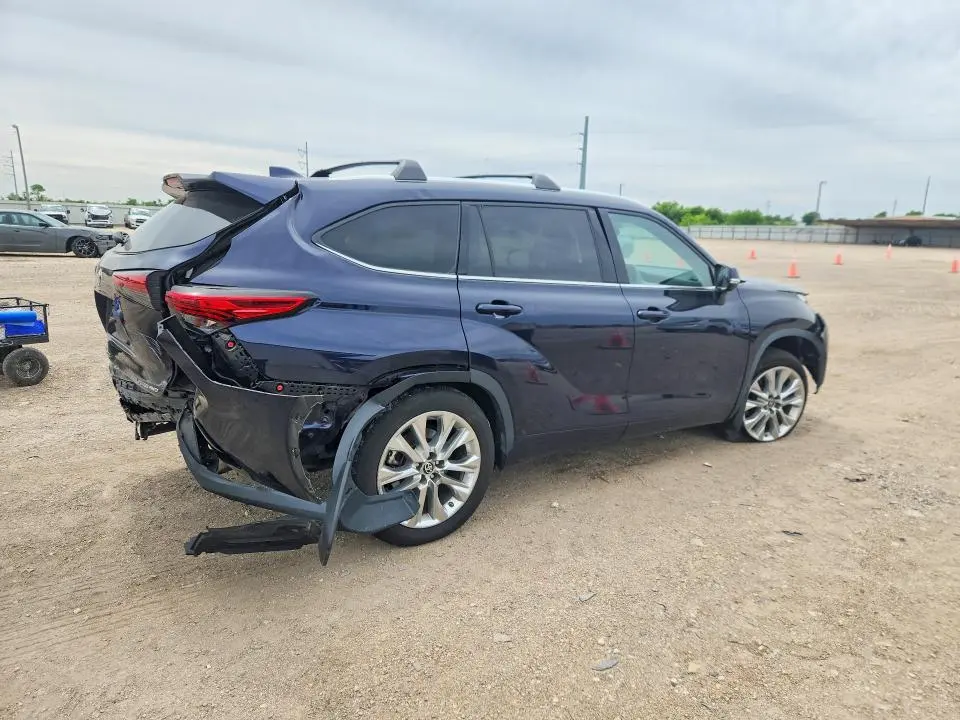 2022 TOYOTA HIGHLANDER LIMITED  