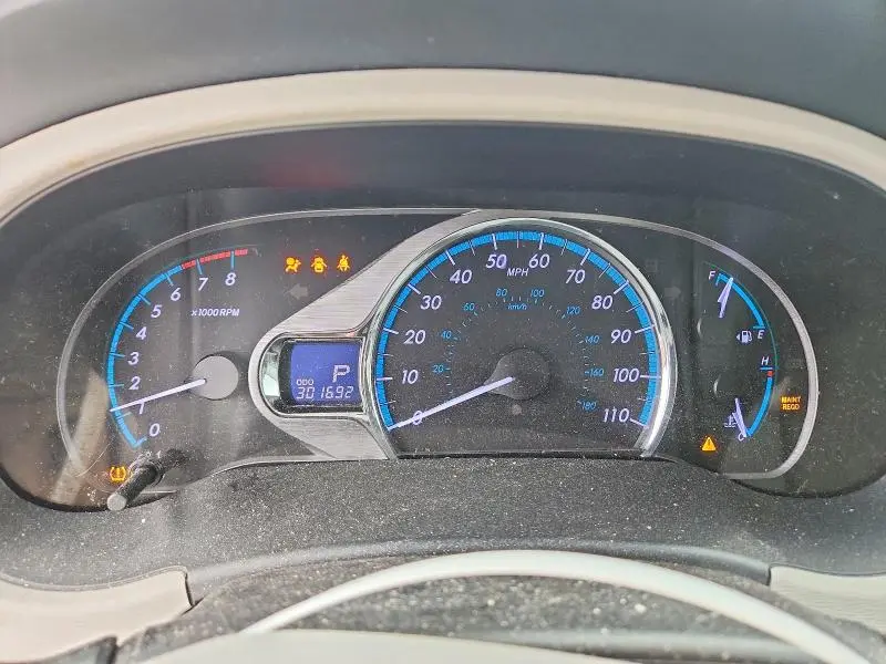 2013 TOYOTA SIENNA XLE 8-PASSENGER  