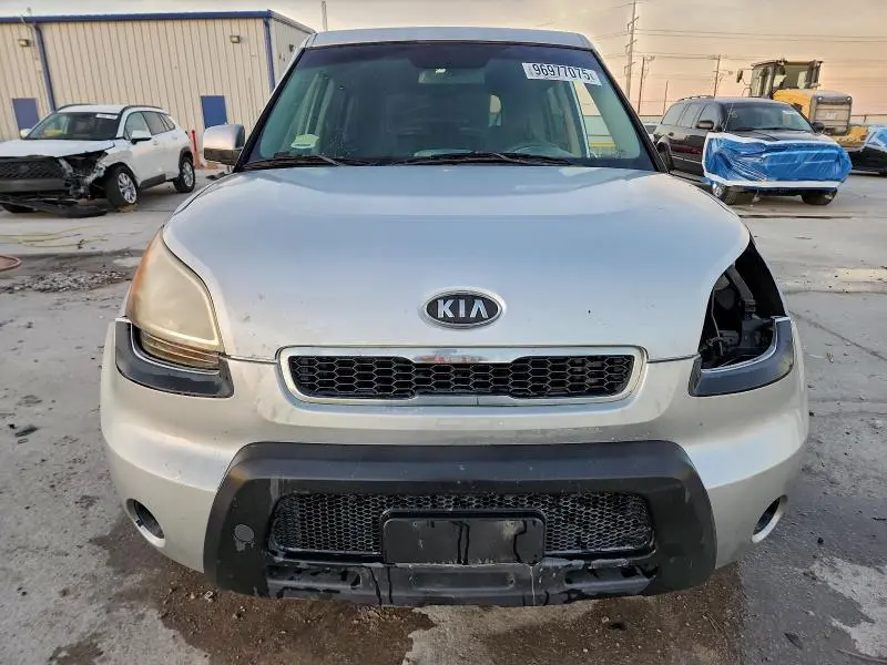 2011 KIA SOUL +  