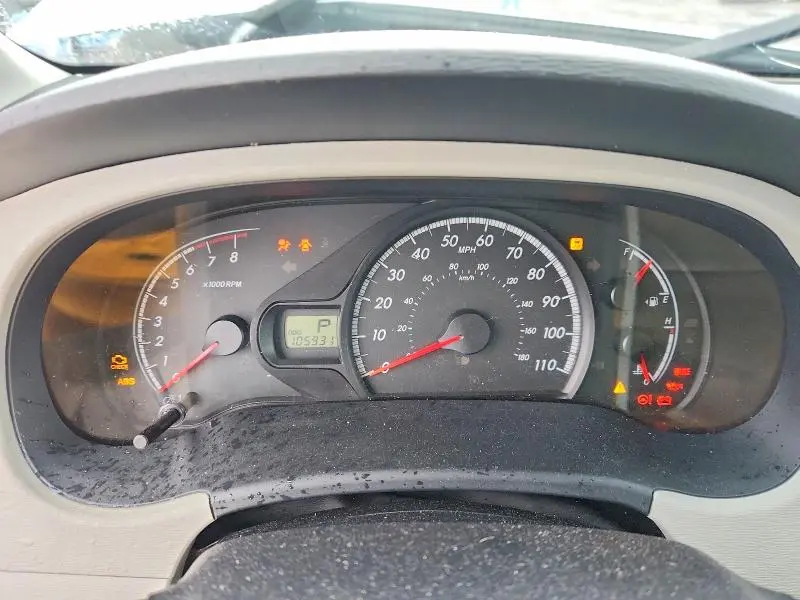 2013 TOYOTA SIENNA LE 8-PASSENGER  