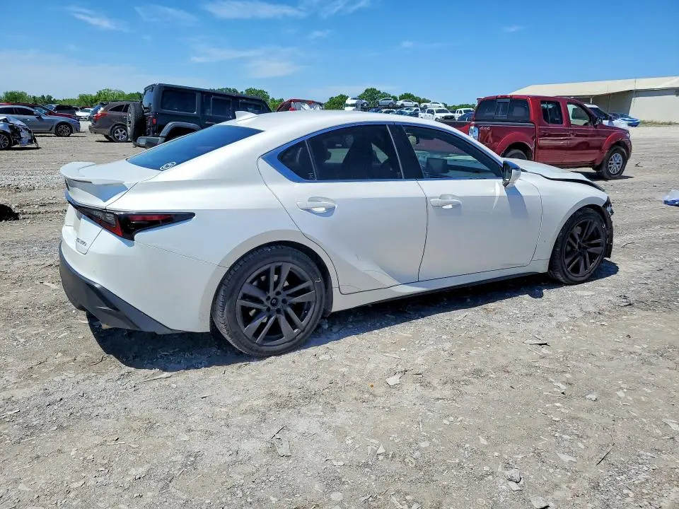 2021 LEXUS IS 300  