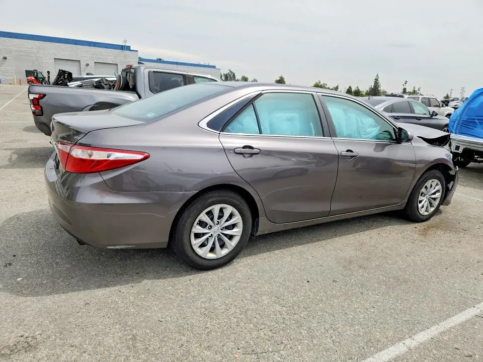 2015 TOYOTA CAMRY LE  