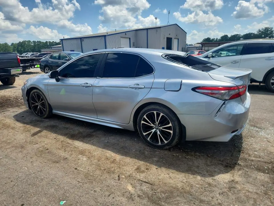 2018 TOYOTA CAMRY SE  