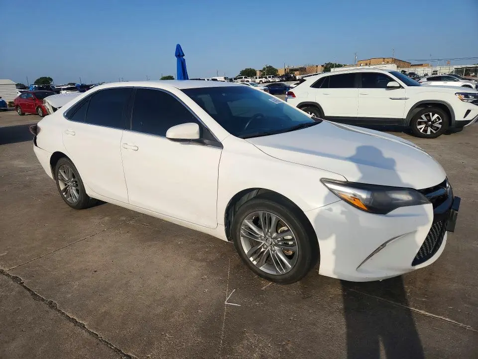 2017 TOYOTA CAMRY SE  
