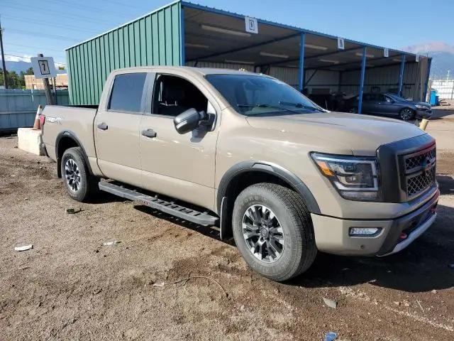 2022 NISSAN TITAN SV  