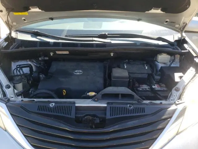 2012 TOYOTA SIENNA LE  