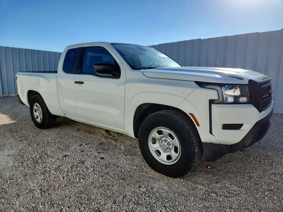 2022 NISSAN FRONTIER S  