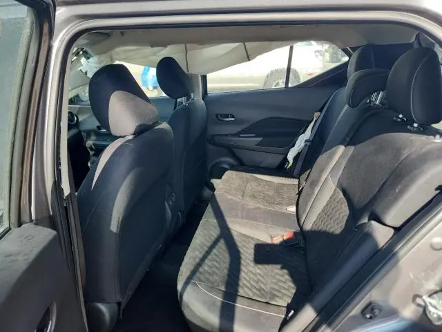 2022 NISSAN KICKS SV  