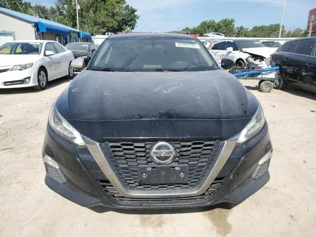 2019 NISSAN ALTIMA SR