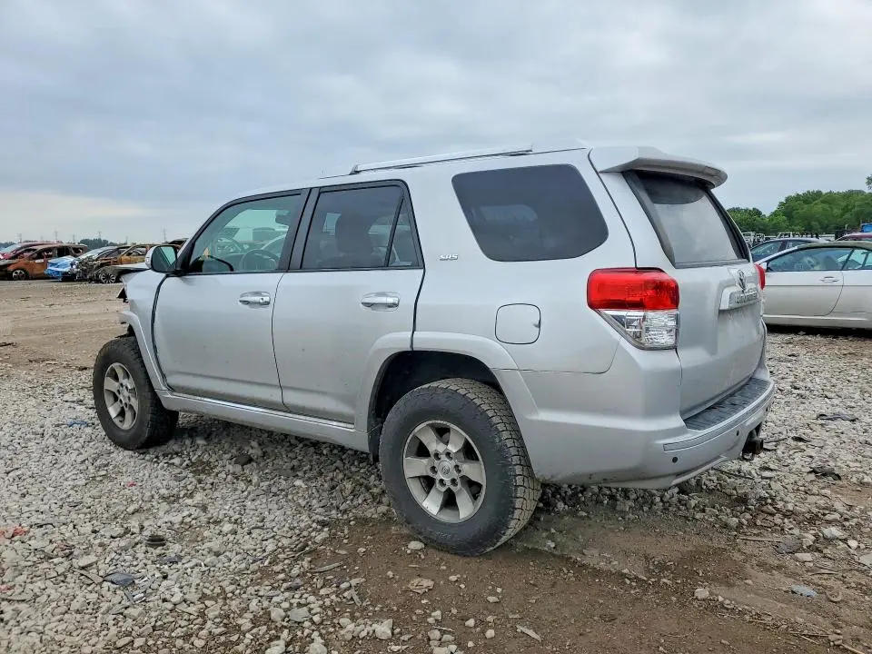 2010 TOYOTA 4RUNNER SR5  