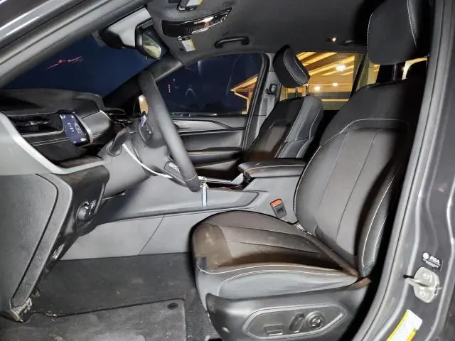 2024 JEEP GRAND CHEROKEE LAREDO  