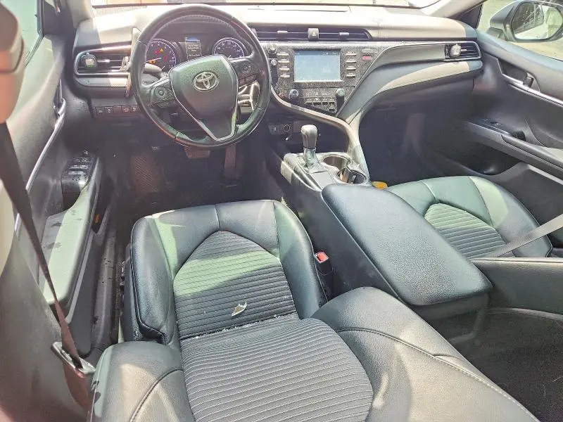 2019 TOYOTA CAMRY SE  