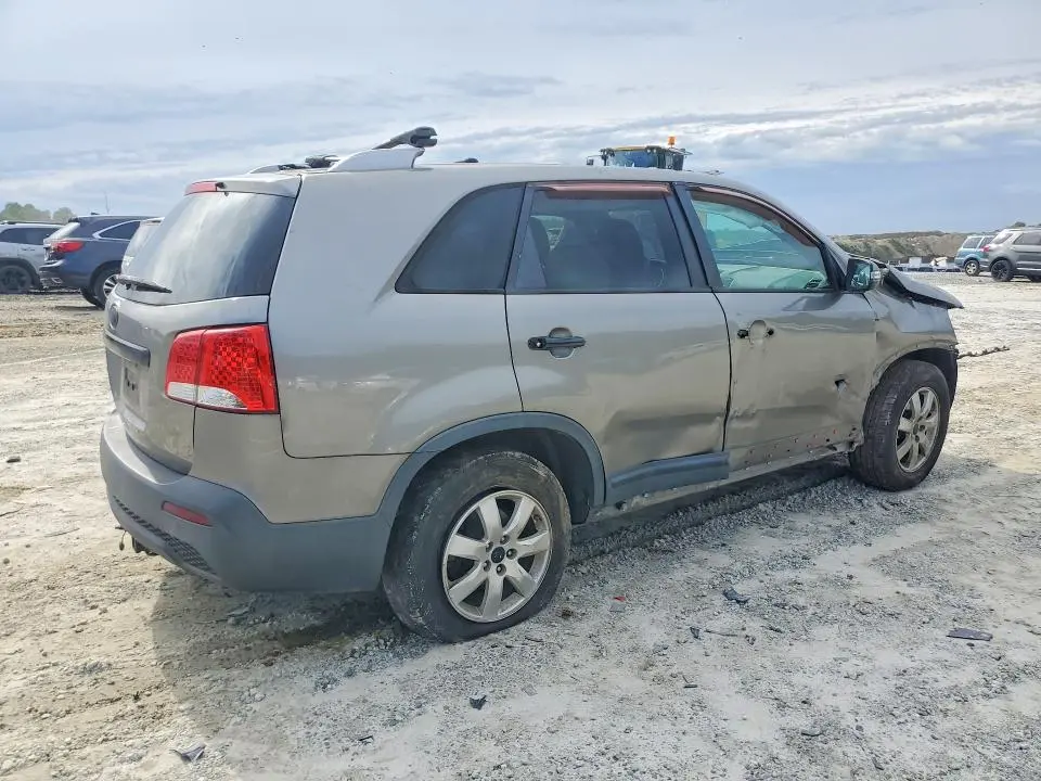 2011 KIA SORENTO LX  