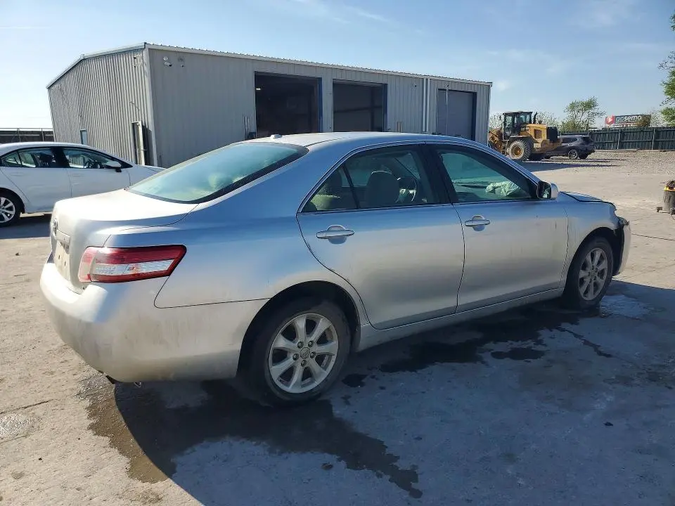 2011 TOYOTA CAMRY LE  