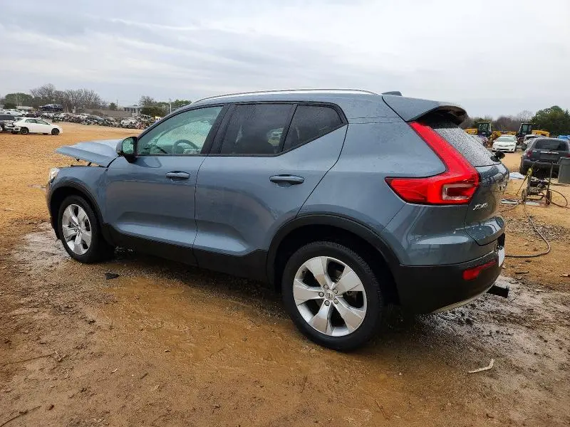 2020 VOLVO XC40 T5 MOMENTUM  