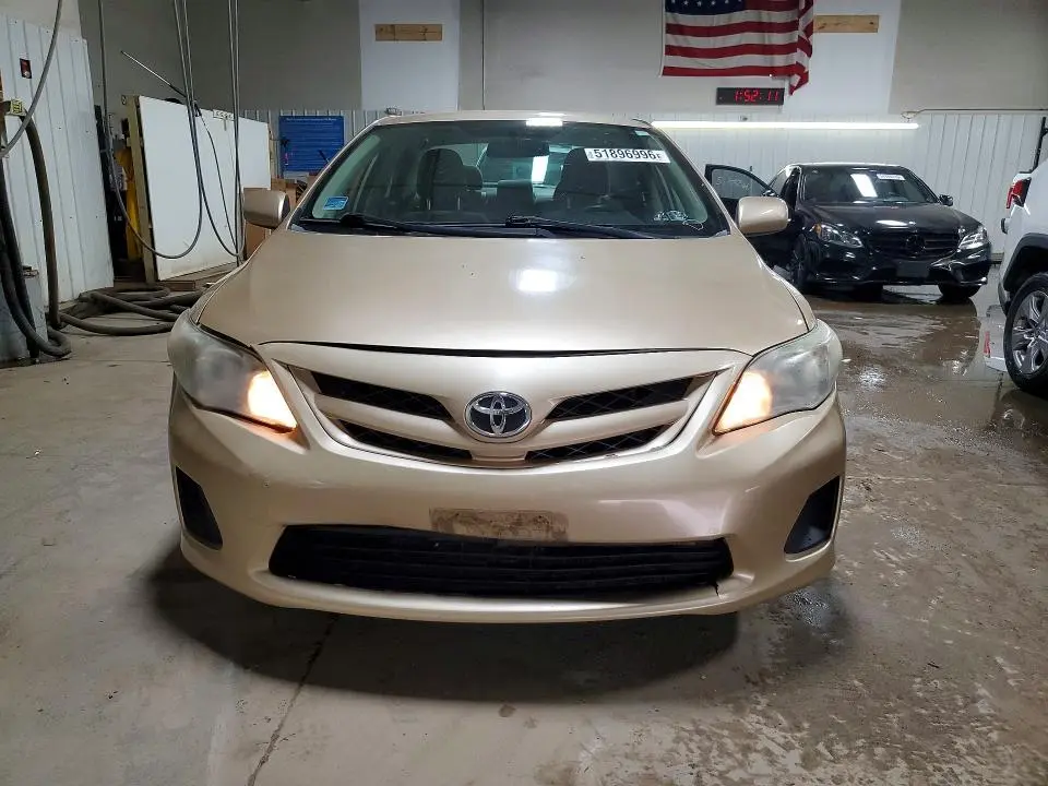 2011 TOYOTA COROLLA LE  