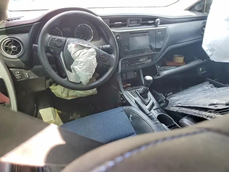 2017 TOYOTA COROLLA SE  