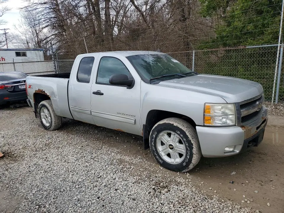 2011 CHEVROLET SILVERADO K1500 LT  