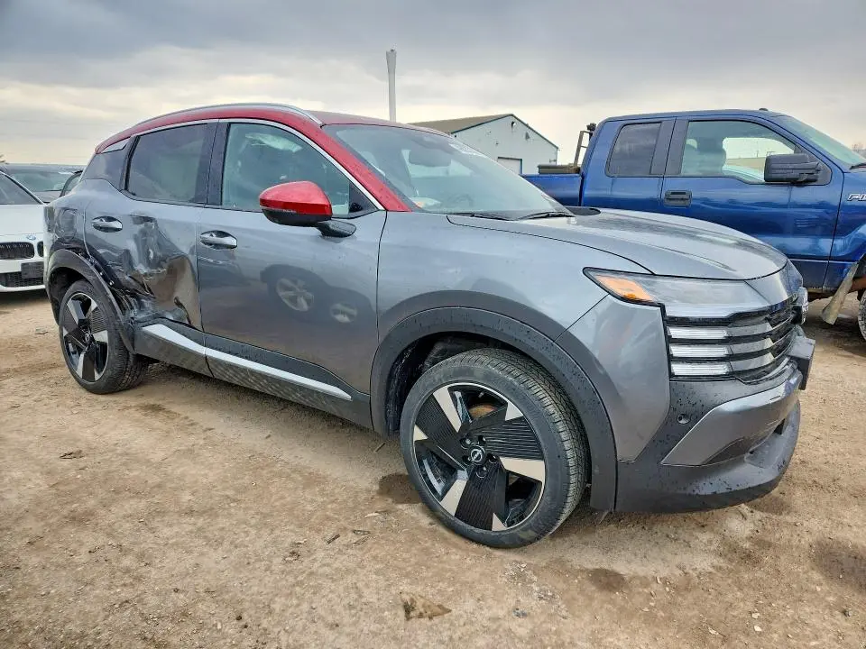 2025 NISSAN KICKS SR  