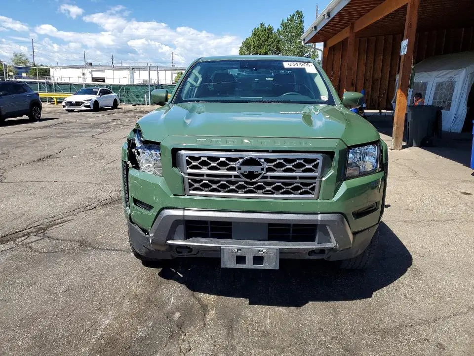 2022 NISSAN FRONTIER SV  