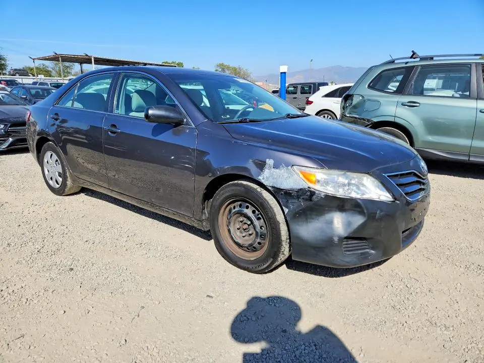 2011 TOYOTA CAMRY LE  
