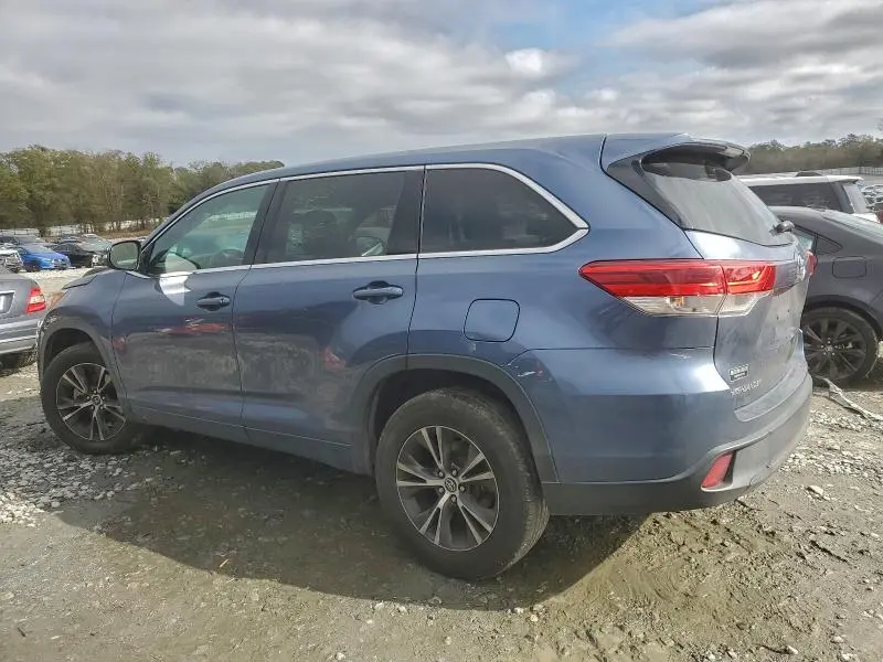 2019 TOYOTA HIGHLANDER LE  