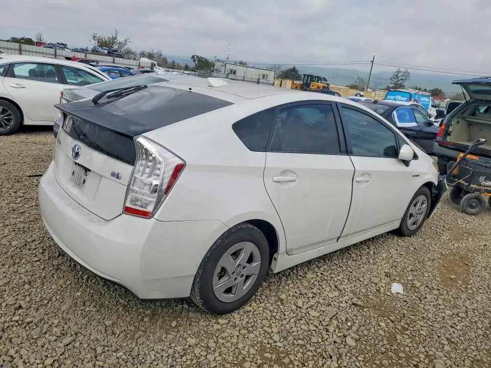 2011 TOYOTA PRIUS   