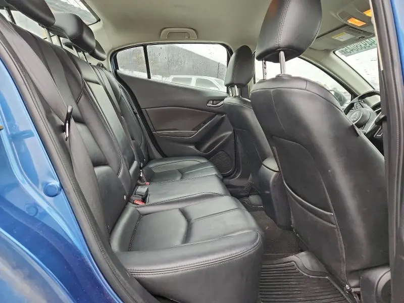 2018 MAZDA 3 TOURING  