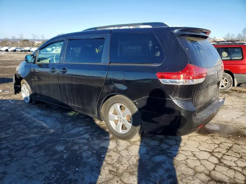 2011 TOYOTA SIENNA LE  