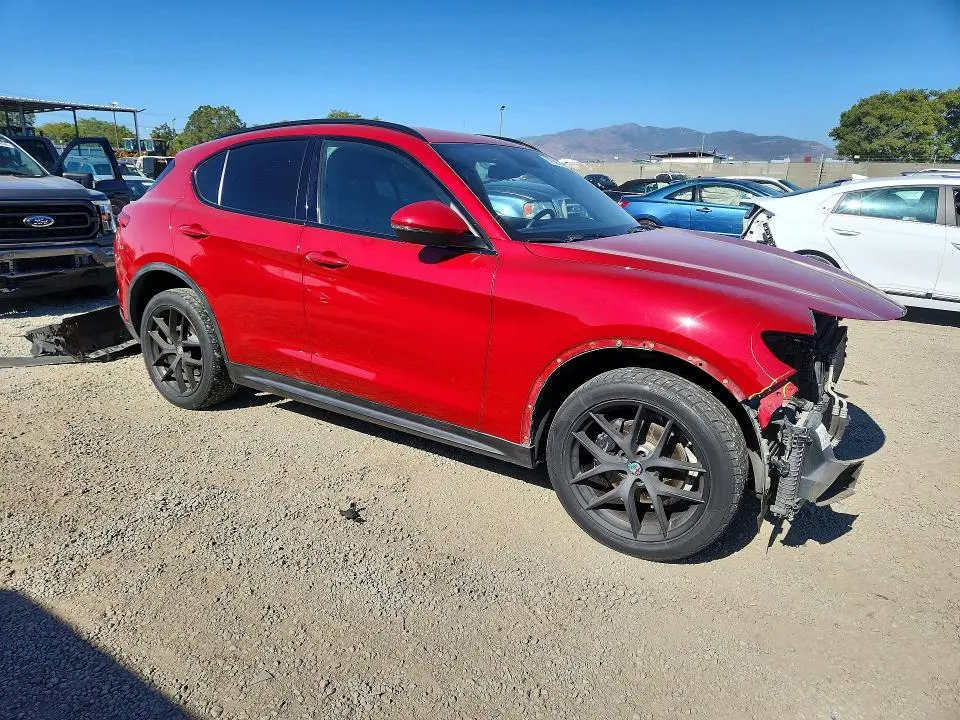2018 ALFA ROMEO STELVIO TI SPORT  