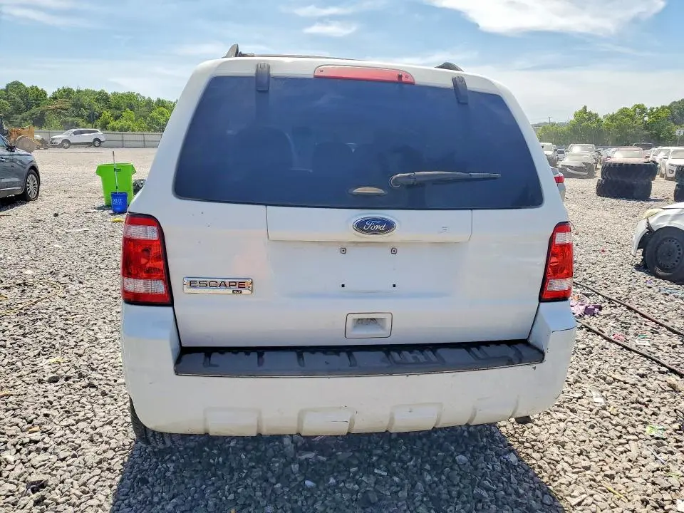 2011 FORD ESCAPE XLT  