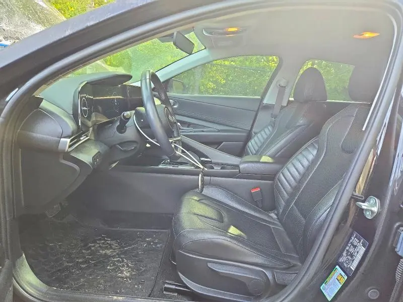 2024 HYUNDAI ELANTRA LUXURY  