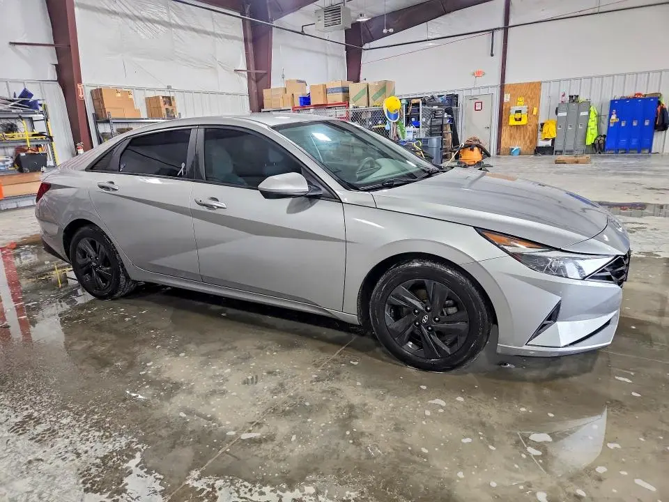 2021 HYUNDAI ELANTRA SEL  