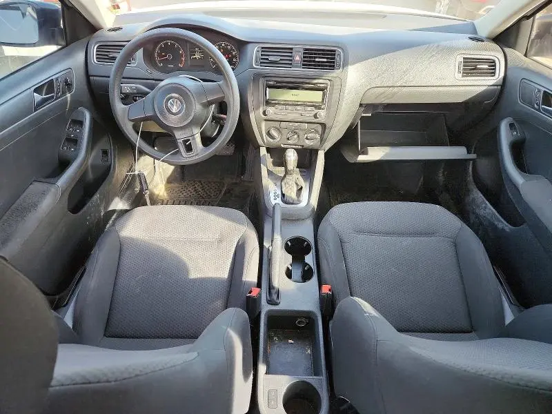 2011 VOLKSWAGEN JETTA BASE  