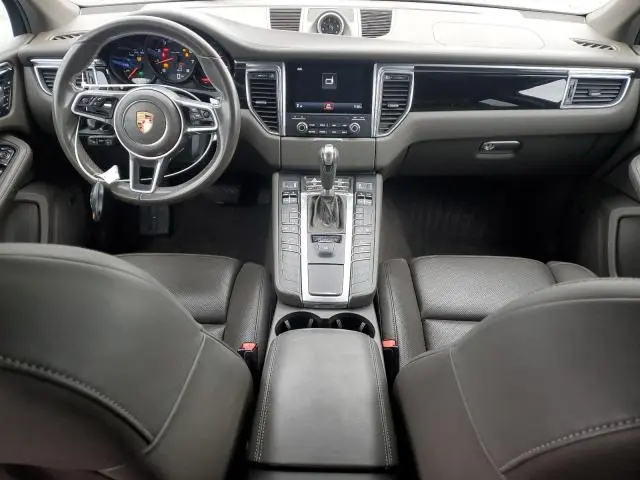 2017 PORSCHE MACAN   
