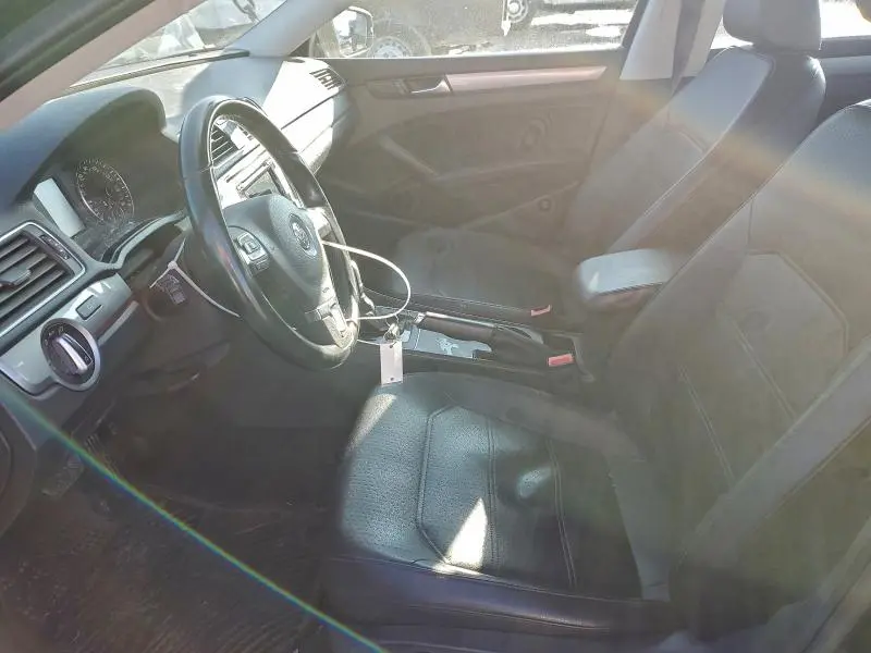 2015 VOLKSWAGEN PASSAT S  