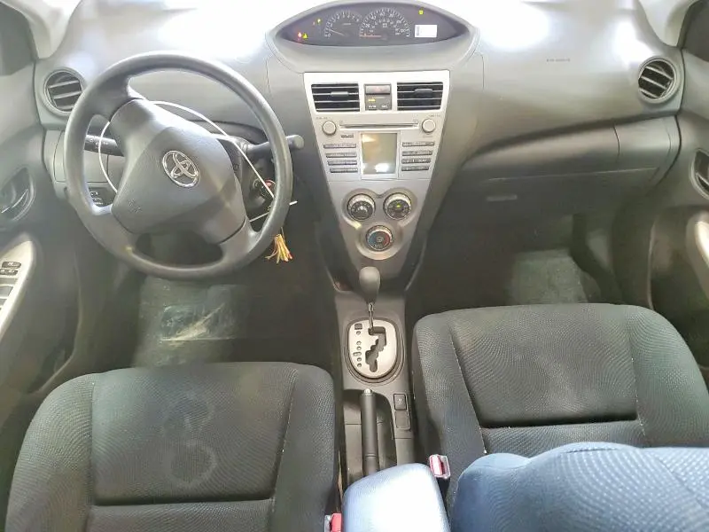 2010 TOYOTA YARIS BASE  