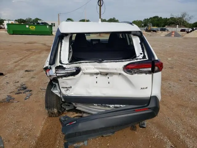 2022 TOYOTA RAV4 XLE  