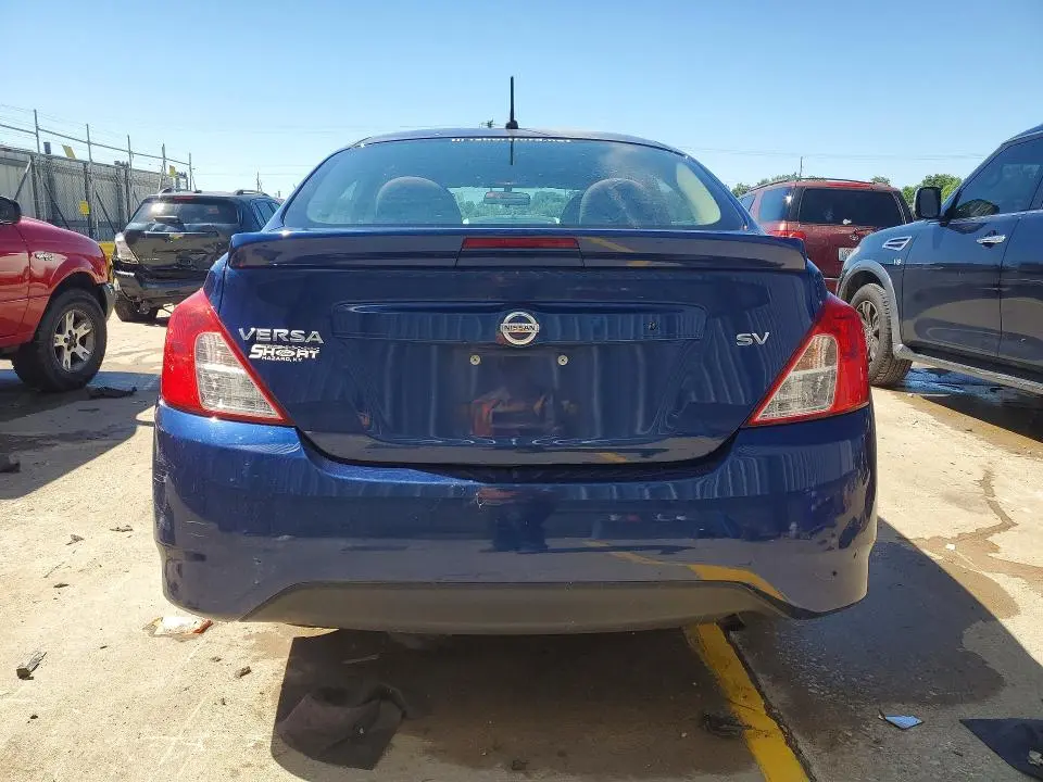 2018 NISSAN VERSA SV  