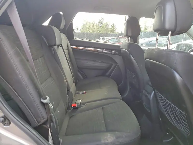 2014 KIA SORENTO LX  