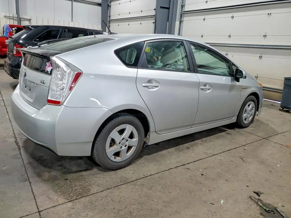 2011 TOYOTA PRIUS TWO  
