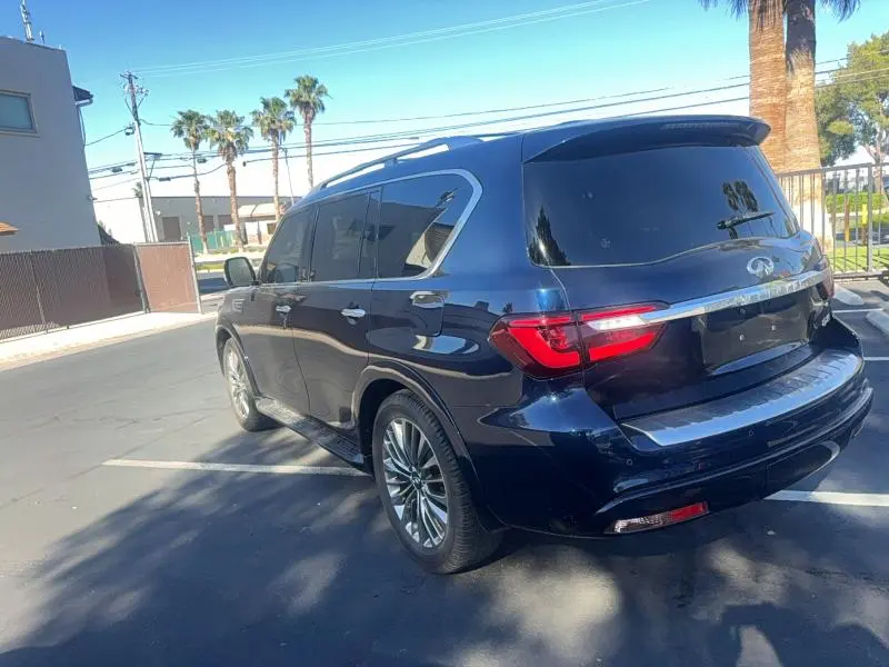 2019 INFINITI QX80 LUXE  