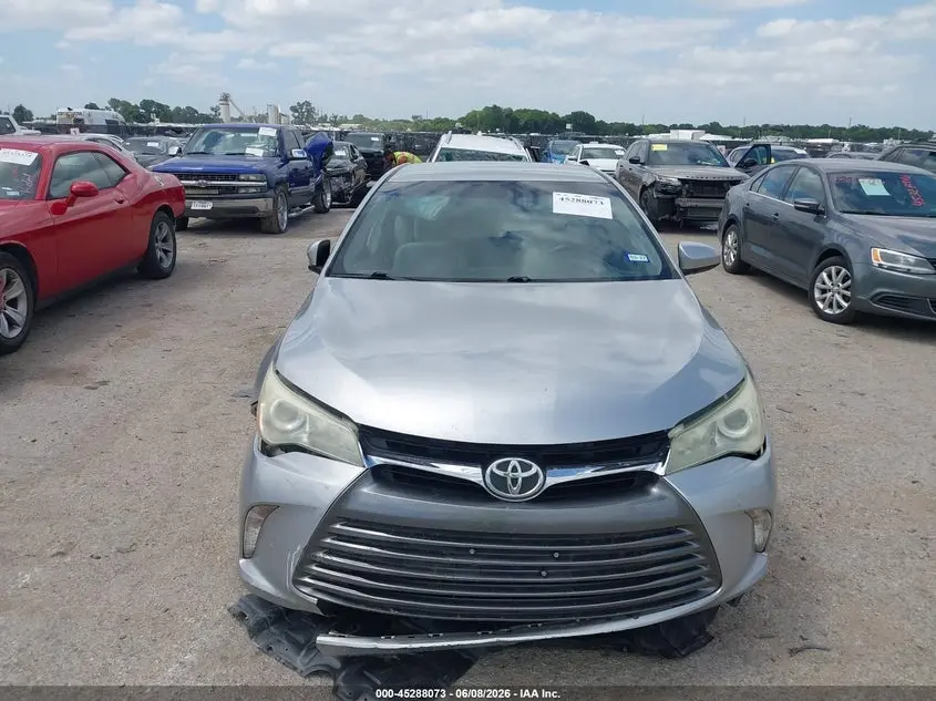 2015 TOYOTA CAMRY LE