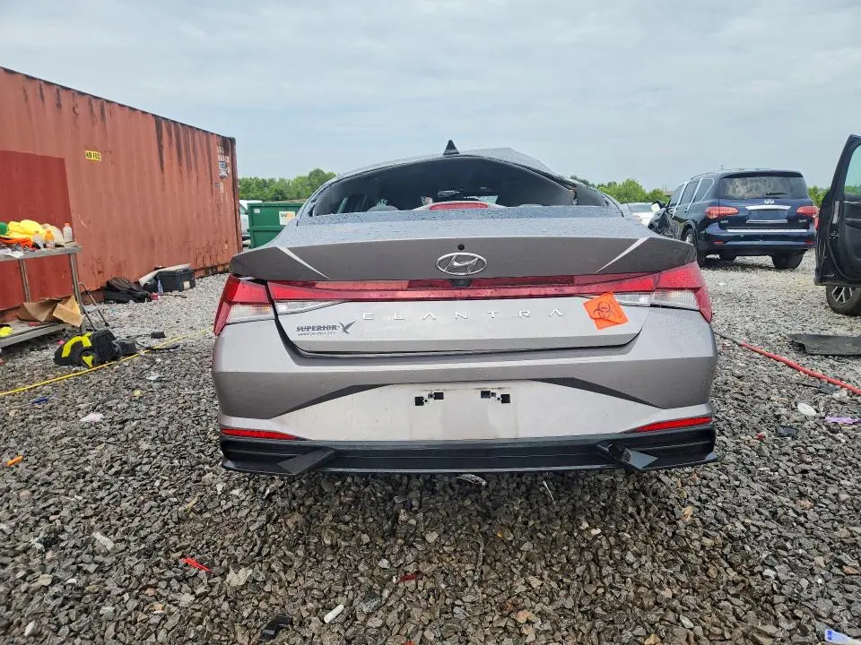 2023 HYUNDAI ELANTRA SEL  