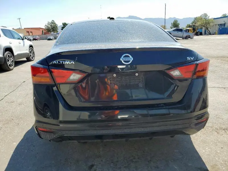 2022 NISSAN ALTIMA SV  