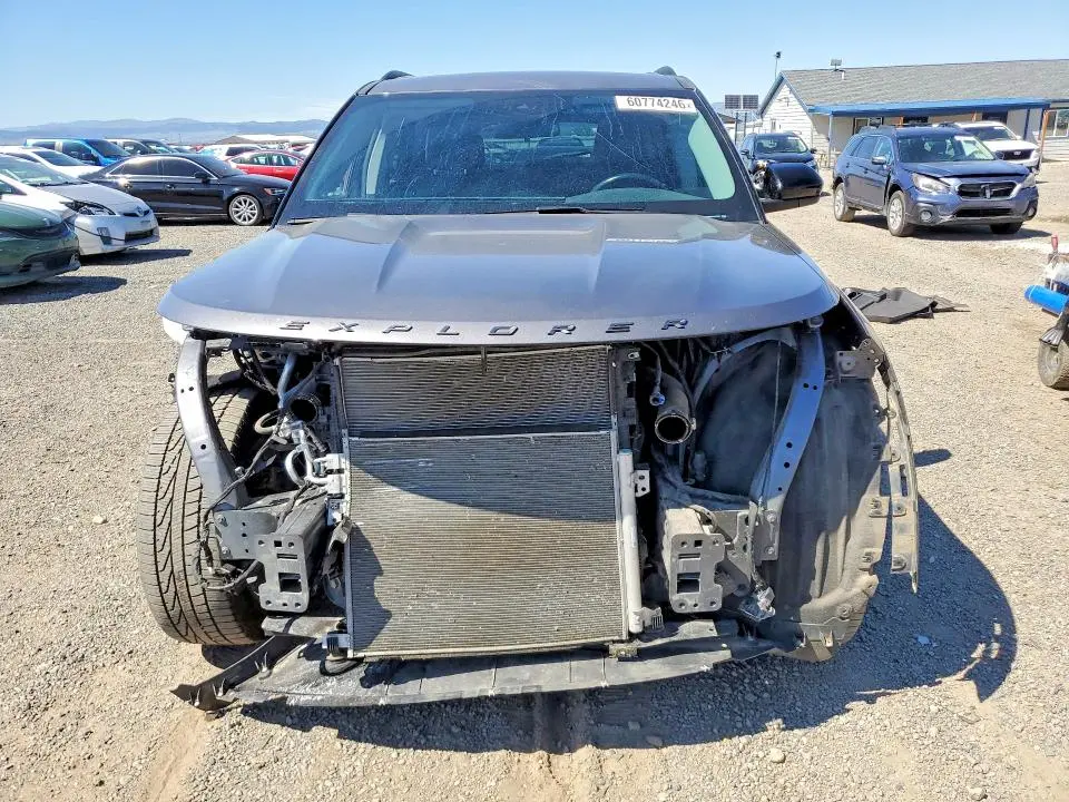 2022 FORD EXPLORER XLT  